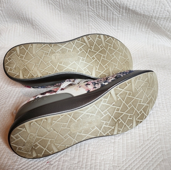 TRAQ BY ALEGRIA Qest sneaker - Picture 14 of 14